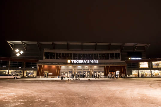 Exteriör av Tegera Arena innan ishockeymatchen i SHL