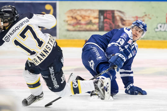 Leksands Jon Knuts  i ishockeymatchen i SHL mellan Leksand