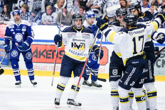 s Isac Brännström och Erik Brännström jublar