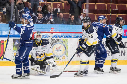 Leksands Mattias Ritola och Leksands Nichlas Torp jublar