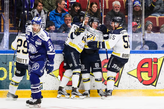 s Oscar Sundh , Pär Arlbrandt  och Andreas Borgman jublar