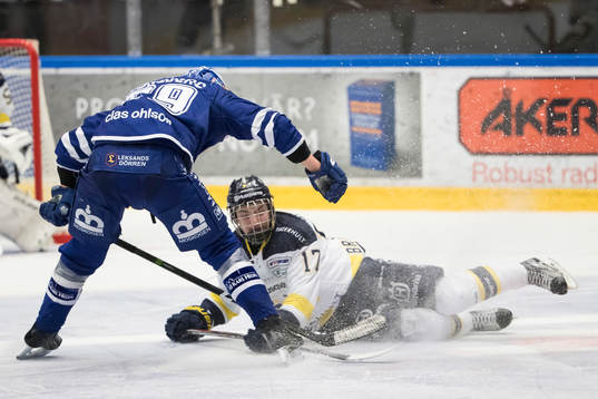 s Erik Brännström  i ishockeymatchen i SHL mellan Leksand