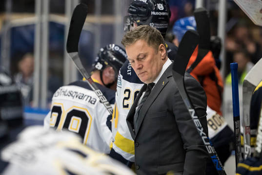 assisterande tränare Stephan Lundh  i ishockeymatchen i