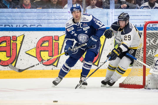 s Chris Abbott  i ishockeymatchen i SHL mellan Leksand och