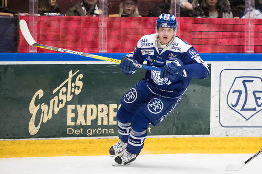 Leksands Johan Porsberger  i ishockeymatchen i SHL mellan
