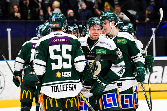 Färjestads Alexander Johansson jublar