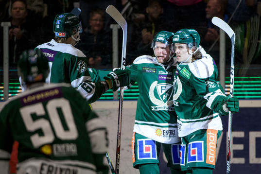 Färjestads Alexander Johansson och Joakim Nygård jublar