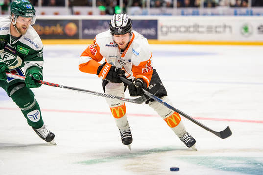 Färjestads Anton Gustafsson och Karlskronas Joel Kellman
