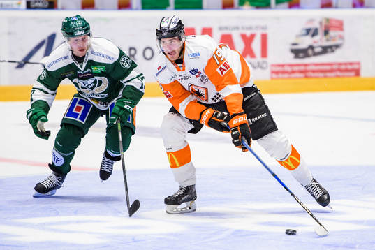 Färjestads Linus Persson och Karlskronas Kristoffer Söder