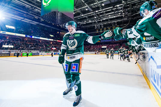 Färjestads John Persson jublar