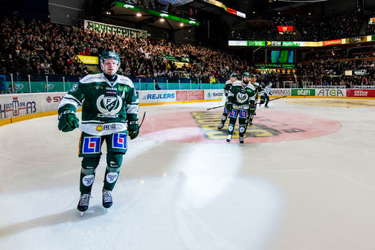 Färjestads Alexander Johansson jublar