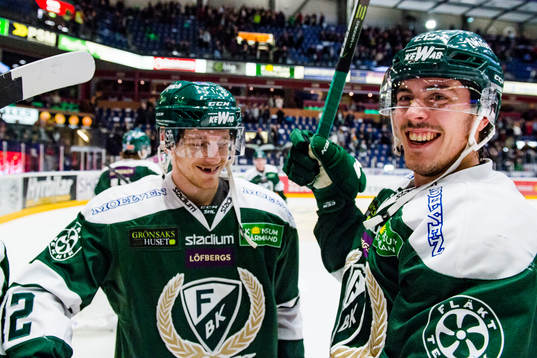 Färjestads Gustaf Thorell och Sebastian Erixon jublar