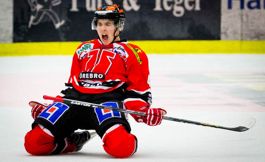 Örebros Joel Mustonen jublar