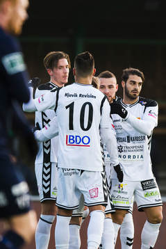 GAIS Daniel Janevski gjorde 1-0-målet och jublar med Luka