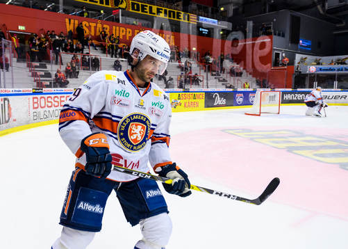 Växjös Josh Hennessy på uppvärmningen