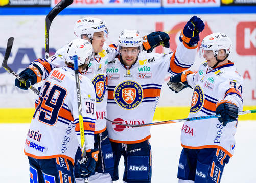 Växjös Oliver Bohm (v) jublar