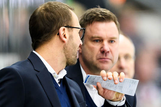 Rögles assisterande tränare Roger Hansson och