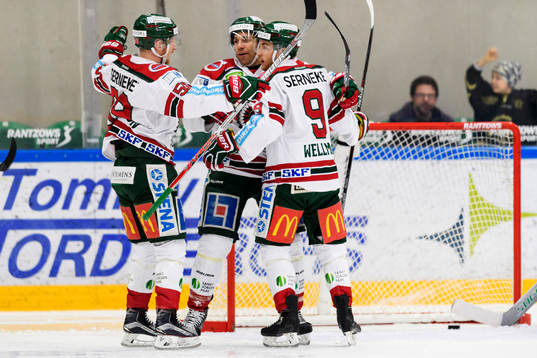 Frölundas Simon Hjalmarsson (v) och Casey Wellman (h)