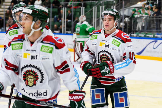 Frölundas spelare jublar feer 1-2 av Victor Olofsson  (h)