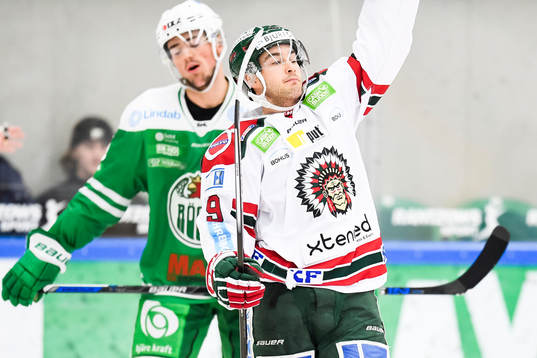 Frölundas Casey Wellman jublar