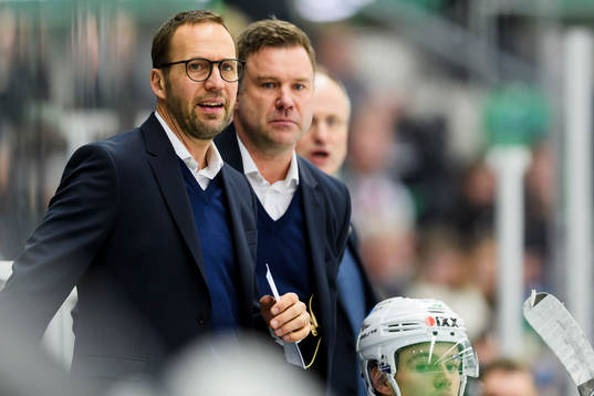 Rögles assisterande tränare Roger Hansson och