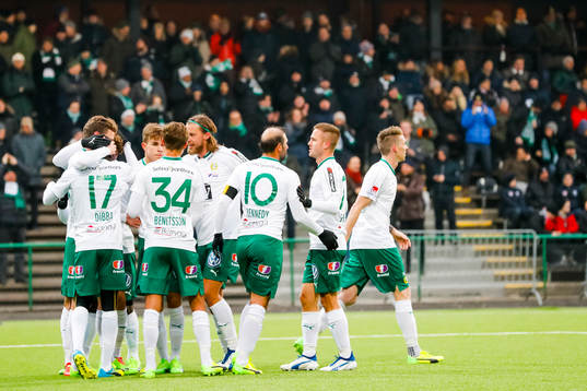 Hammarbys spelare jublar