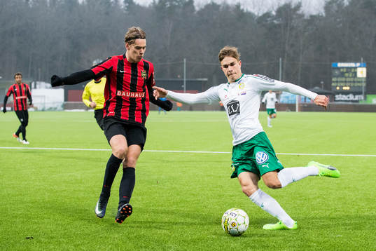 Brommapojkarnas Felix Beijmo och Hammarbys Dusan Jajic