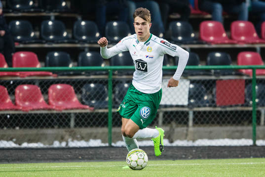 Hammarbys Dusan Jajic med bollen
