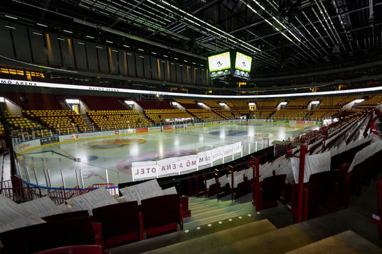 Vy över isen i Malmö Arena
