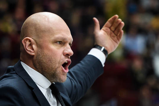 Modos tränare Andreas Johansson