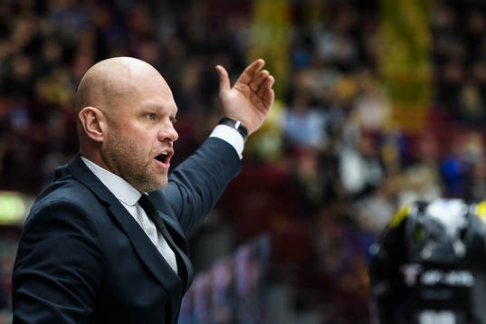 Modos tränare Andreas Johansson