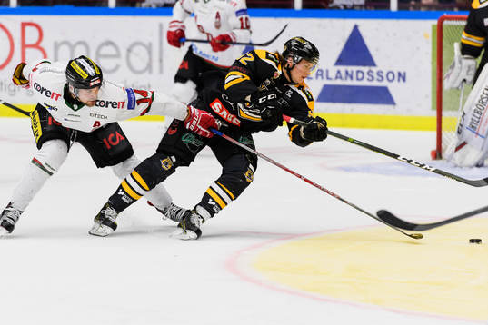 Modos Henrik Björklund och Panterns Dennis Svensson