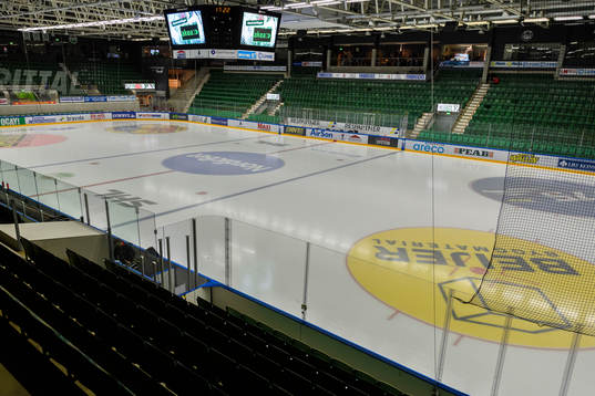 Vy över isen i Lindab Arena