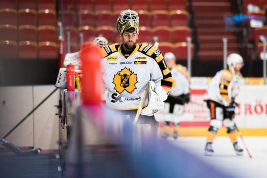 Skellefteås målvakt Joni Ortio före ishockeymatchen i