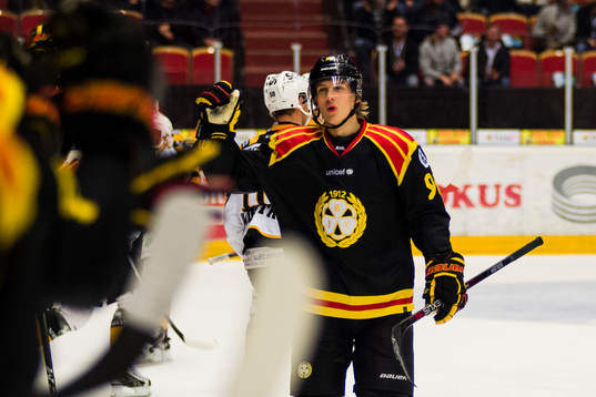 Brynäs Oskar Lindblom jublar