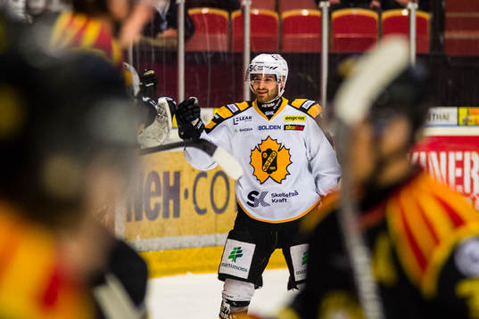 Skellefteås Andrew Calof jublar