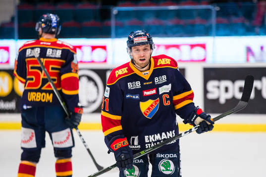 Djurgårdens Calle Ridderwall ser deppig ut