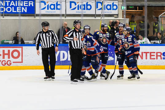 Växjös spelare jublar