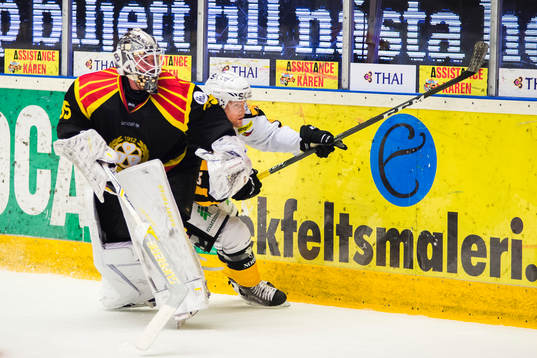 Brynäs målvakt David Rautio och Skellefteås Sebastian