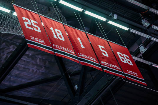 Malmö Redhawks tröjor i taket