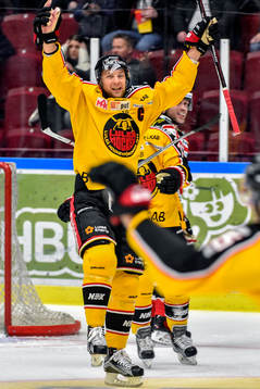 Luleås Johan Harju jublar