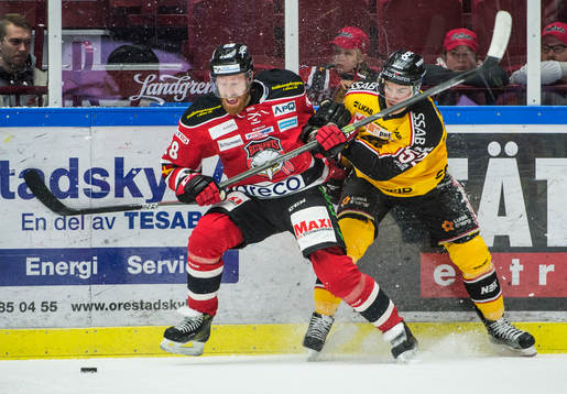 Malmö Redhawks Jens Olsson mot Luleås Karl Fabricius