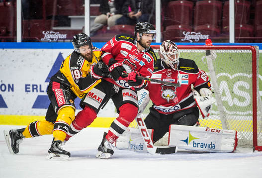 Luleås Jacob Lagacé mot Malmö Redhawks Noah Welch och