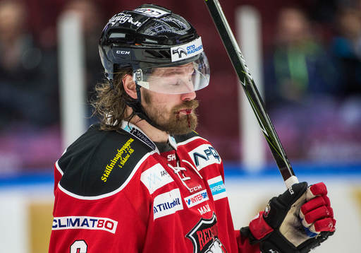 Malmö Redhawks Stefan Warg blöder