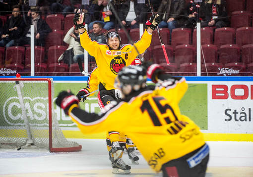 Luleås Johan Harju jublar