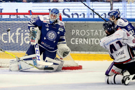 Linköpings Broc Little gör 1-3 bakom Leksands målvakt