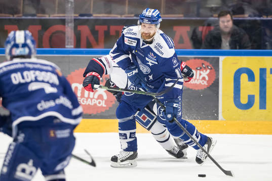 Leksands Mattias Ritola  i ishockeymatchen i SHL mellan