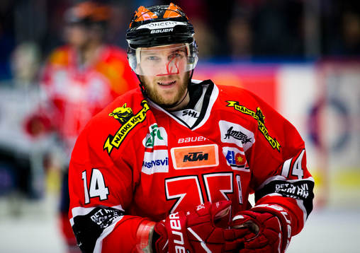Örebros Tom Wandell blodig