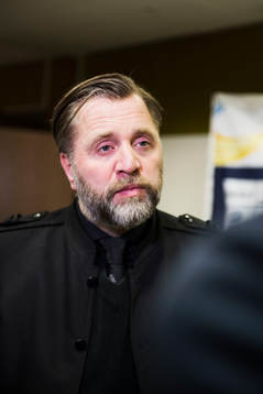 s sportchef Björn Wesström presenterar nye spelaren