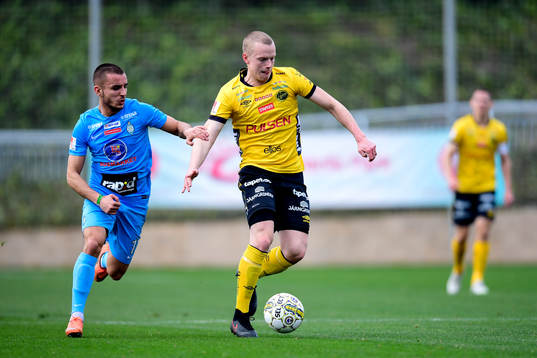 AFC Eskilstunas Rinor Nushi och Elfsborgs Daniel Gustavsson